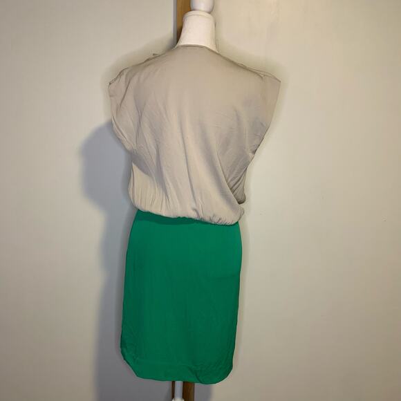 Diane Von Furstenberg gray & green silk mini dress size 0 - Picture 4 of 11
